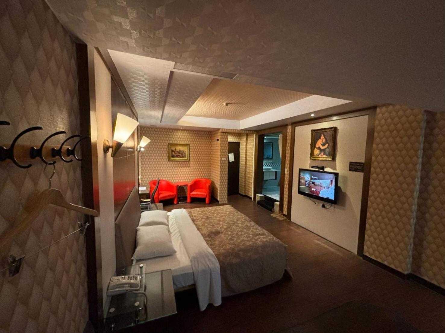 Hua Xiang Motel - Da Chang Kaohsiung Luaran gambar